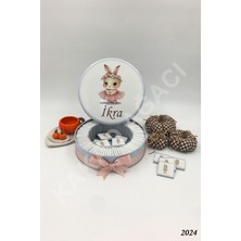 Kakao Ağacı 100 Adet Elbiseli Tavşanlı Kız Bebek Çikolatası