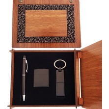 Similar Ahşap Kutulu Siyah Kalem Anahtarlık ve Mat Çakmak Seti