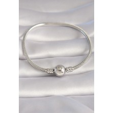 Similar Pirinç Gold Renk Işleme Detay Charm Model Kadın Bileklik - TJ-BB5989