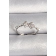 Similar Pirinç Gümüş Renk Zirkon Taşlı Fiyonk Inci Detay Ayarlanabilir Yüzük - TJ-BYK3526