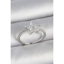 Ett Pirinç Gümüş Renk Zirkon Taşlı Yıldız Model Ayarlanabilir Kadın Yüzük