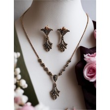 Fayra Accessories Kristal Taşlı Yaprak Figürlü Su Yolu Zincirli Kolye ve Küpe Seti