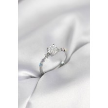 Ett Tek Taş Model Zirkon Taşlı Gümüş Renk Kadın Yüzük