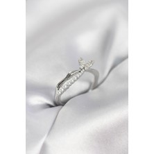 Ett Gümüş Renk Kuyruklu Kelebek Model Incili Kadın Yüzük