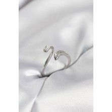 Ett Gümüş Renk Yılan Model Zirkon Taşlı Kadın Yüzük