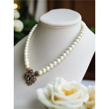 Fayra Accessories Kristal Taşlı Çiçek Figürlü Inci Kolye