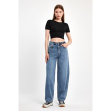 İhraç Pazarı Arka Detaylı Halka Tasarımlı Crop Top Kadın Bluz