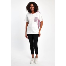 İhraç Pazarı Kadın Asimetrik Detaylı Pamuk Tişört Çizgili Parçalı Salaş Kesim Beyaz Tişört