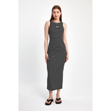 İhraç Pazarı Kadın Çizgili Askılı Midi Elbise Esnek Kumaş Siyah Beyaz Günlük Yazlık Elbise
