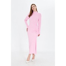 İhraç Pazarı Yandan Büzgülü Yarım Balıkçı Yaka Standart Beden Fitilli Görünümlü Fit Kesim Uzun Elbise