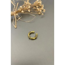 Jaida Moda Kadın Gold Etnik Desenli Sıkıştırmalı Kıkırdak Küpe