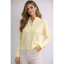 İnce Moda Giyim Zarif Detaylı Triko Kazak Koleksiyonu – Yarım Fermuarlı & Taş Işlemeli Model