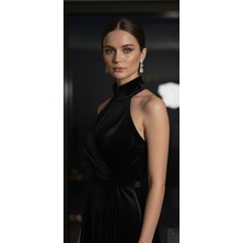 Moda Makko Siyah Saten Kumaştan Drapeli Halter Yakalı Abiye