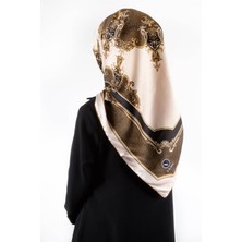 Violla Twill Barok Desenli Hardal Renkli 90X90 Eşarp (Ipek Içermez) Dikim Şekli : El Dikişi