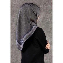 Violla Twill Efektli Bordür Desenli Gri Renkli 90X90 Eşarp (Ipek Içermez) Dikim Şekli : El Dikişi