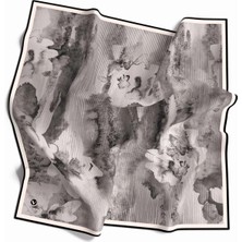 Violla Twill Batik Desenli Füme Renkli 90X90 Eşarp (Ipek Içermez) Dikim Şekli : El Dikişi