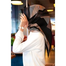 Vissona % 57 Ipek % 43 Viskon Twill Ipek Geometrik Desenli Bej - Siyah Renkli 90X90 Eşarp Dikim Şekli : El Dikişi