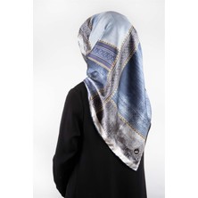 Violla Twill Dokulu ve Geometrik Desenli Saks Renkli 90X90 Eşarp (Ipek Içermez) Dikim Şekli : El Dikişi