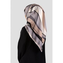 Violla Rayon Modern Dalgalı Çizgi Desenli Gri Renkli 90X90 Dikim Şekli : El Dikişi Eşarp (Ipek Içermez)