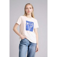 DeFacto Regular Fit Bisiklet Yaka Çiçekli Kısa Kollu Tişört H1394AX26SM