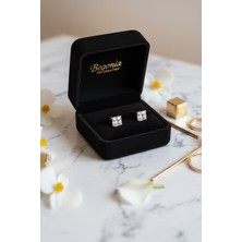 Begonia Accessories 925 Ayar Gümüş Minimal Kare Zirkon Taşlı 1 Çift 4 mm Küpe – Unisex Gümüş Takı, Zarif & Şık Tasarım, Günlük ve Özel Gün Kullanımı, Minimal Tek Taş, Hediye İçin Kutulu