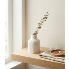 Modern Yivli Mini Vazo | Dekoratif Mat Krem Seramik Görünümlü