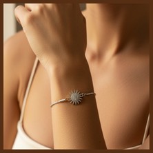 Norayn Zirkon Taşlı Kadın Bileklik | Güneş Figürlü Zarif Taşlı Bileklik | Şık Günlük & Özel Gün Takısı