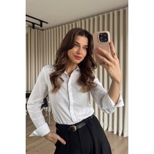 Sue Store Beyaz Belden Oturtmalı Fit Gömlek
