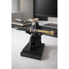 Öztürk Organizasyon ⚔️ Şövalye Figürlü Kalem Tutucu – Dekoratif Masaüstü Aksesuar