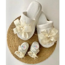 İrembaby Anne Bebek Lohusa Seti Krem Tüylü Fiyonklu Terlik ve Bebek Ayakkabısı Lohusa Takımı Çekim-Mevlüt