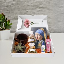 Cihania Store Kadınlara Özel Hediye Kutusu – Ajanda, El Kremi, Çiçek, Kolonya Içeren Şık Ofis Seti-Incili Kız