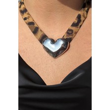 Caş Dekorasyon Gümüş Renk Leopar Desen Kalp Motif Kolye