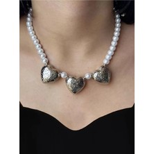 Caş Dekorasyon Gümüş Renk Kalp Figürlü Incili Kolye