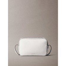 Calvin Klein Kadın Foil Logo Elongated Camera Omuz Çantası