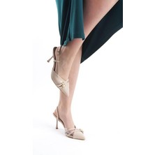 Difolia Kadın Krem Cilt 9 cm Ince Topuklu Sivri Burunlu Yanları Acık Stiletto