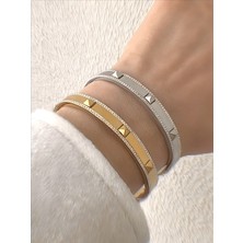 QA Quella Accessories Çelik Küp Detay Zirkon Gümüş & Gold Kelepçe Bileklik Iç Çap: 6 cm / Çevresi: 20 cm - Gümüş