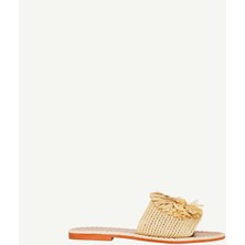 Yargıcı Aksesuar Detaylı Hasır Terlik