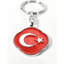 Moncuk Design Türk Bayrağı Figürlü Kırmızı Metal Anahtarlık – Sade Şıklık ve Güçlü Anlamın Buluşması