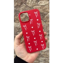 Vip Case iPhone 13 Uyumlu Kalpli Fiyonk Desenli Silikon Darbe Emici Klasik Korumalı Rubber Kılıf