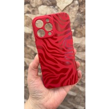 Vip Case iPhone 13 Pro Max Uyumlu Kırmızı Zebra Desenli Silikon Darbe Emici Klasik Korumalı Rubber Kılıf