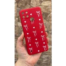 Vip Case Realme C21Y ve C25Y Uyumlu Kalpli Fiyonk Desenli Silikon Darbe Emici Klasik Korumalı Rubber Kılıf