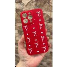 Vip Case iPhone 13 Pro Max Uyumlu Kalpli Fiyonk Desenli Silikon Darbe Emici Klasik Korumalı Rubber Kılıf
