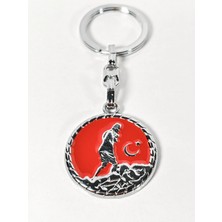 Moncuk Design Atatürk Silüetli Ay Yıldız Figürlü Kırmızı Yuvarlak Metal Anahtarlık – Anlamlı ve Güçlü Bir Sembol