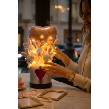 Rose Gold Kalp Balonlu LED Işıklı Sevimli Peluş Tavşan Buketi & Özel Seri Kalp Logolu Hediye Kutusu