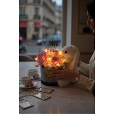 Kişiye Özel Harfli LED Işıklı Dekoratif Pembe Güller ve Peluş Tavşanlı Şık Hediye Buketi