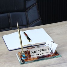 Hediye Vakti Kişiye Özel Kristal Saatli Masa Üstü Isimlik – Kalemli Lüks Ofis Isimliği ve Kartvizitlik Seti
