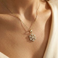 Baleno Concept 925 Ayar Zirkon Taşlı Yılbaşı Temalı Kar Tanesi Gümüş Kolye