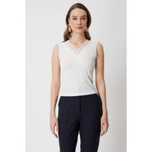 Eskişehir Mağazacılık 71420 Onteks Bluz Dantelli V Yaka Kolsuz