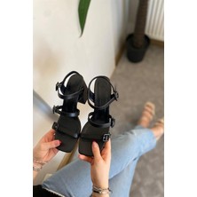 Difolia Kadın Siyah Cilt Üç Tokalı  9 cm Kalın Topuklu Aykkabı