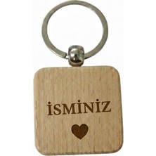 Kişiye Özel Kare Ahşap Anahtarlık – Isminiz ve Kalp Yazılı Lazer Gravür Anahtarlık – Romantik Özel Tasarım Hediye